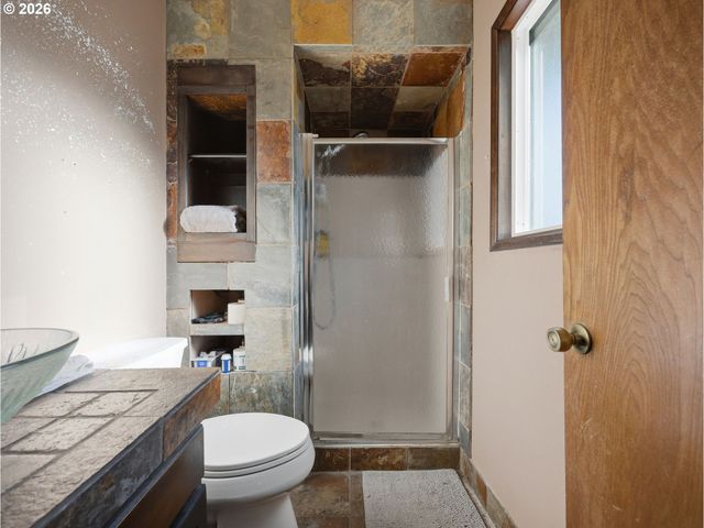 1960 Sw 13TH Ct, Gresham, OR 97080