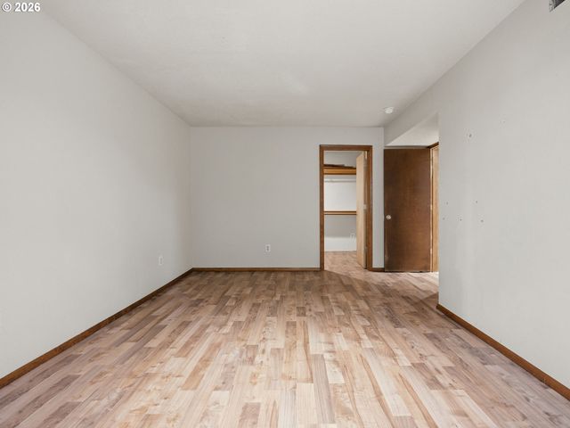 1960 Sw 13TH Ct, Gresham, OR 97080