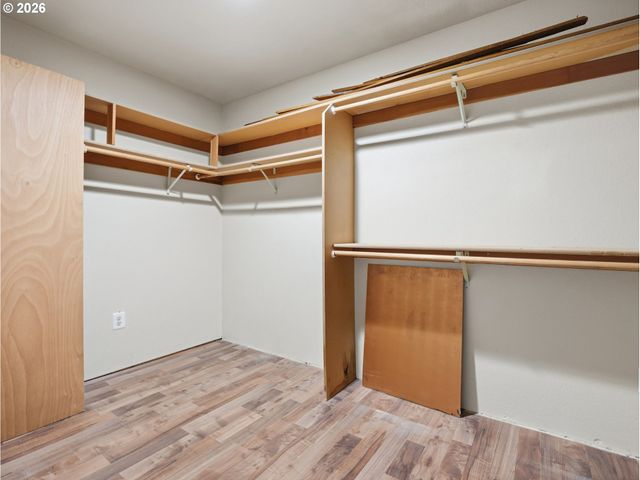 1960 Sw 13TH Ct, Gresham, OR 97080