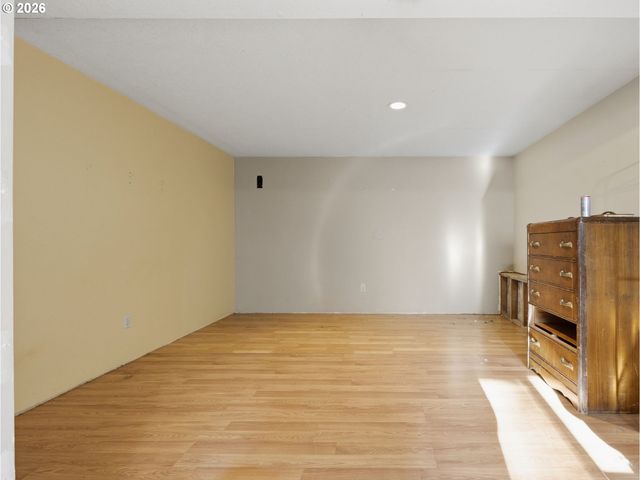 1960 Sw 13TH Ct, Gresham, OR 97080