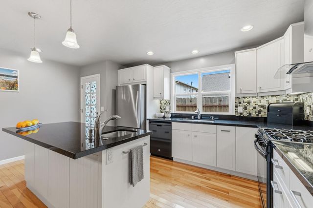 1031 Oak Avenue, Moss Beach, CA 94038