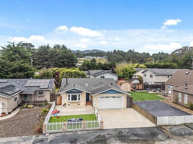 1031 Oak Avenue, Moss Beach, CA 94038