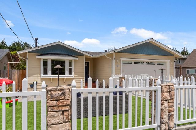 1031 Oak Avenue, Moss Beach, CA 94038