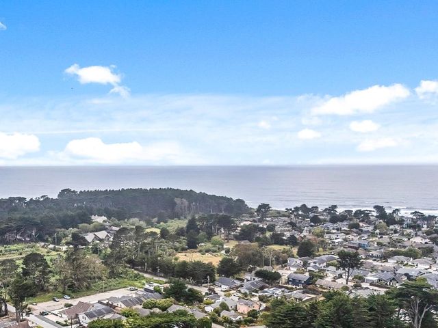 1031 Oak Avenue, Moss Beach, CA 94038