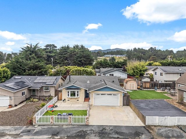 1031 Oak Avenue, Moss Beach, CA 94038