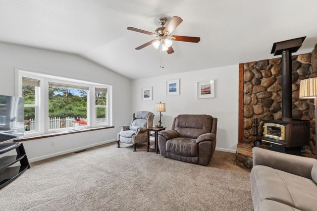 1031 Oak Avenue, Moss Beach, CA 94038