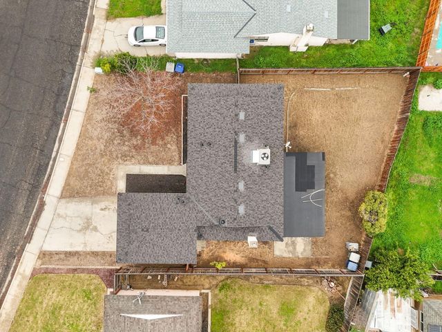 61 W Richert Avenue, Clovis, CA 93612