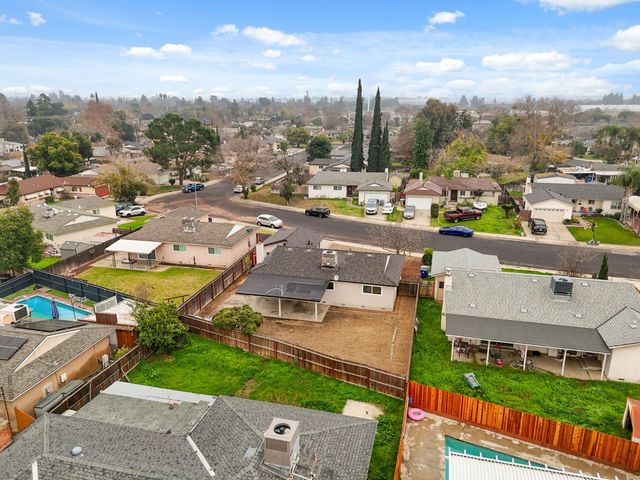 61 W Richert Avenue, Clovis, CA 93612