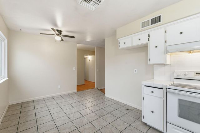 61 W Richert Avenue, Clovis, CA 93612