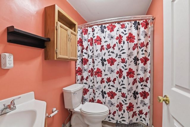 491 W Central St D2, Franklin, MA 02038