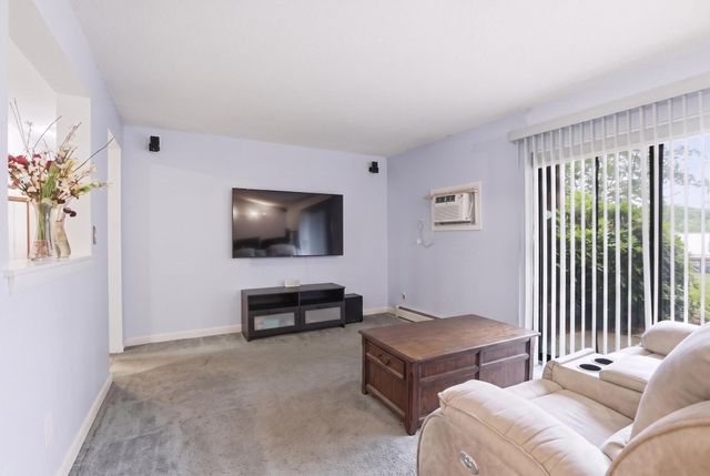 491 W Central St D2, Franklin, MA 02038