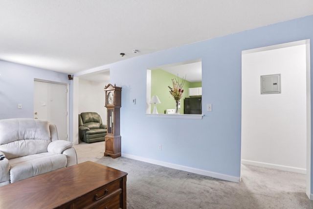 491 W Central St D2, Franklin, MA 02038