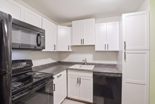 491 W Central St D2, Franklin, MA 02038