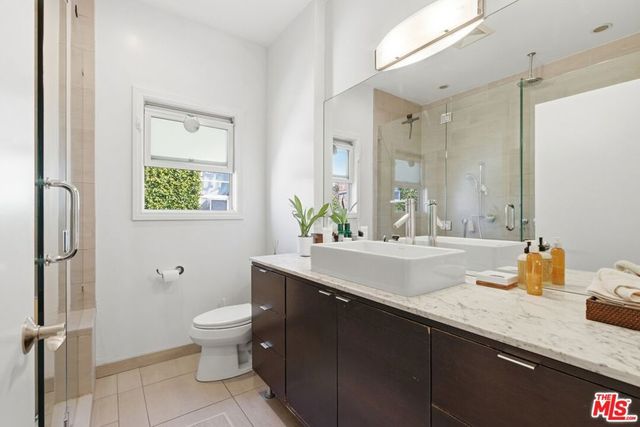 635 N Windsor Boulevard, Los Angeles, CA 90004