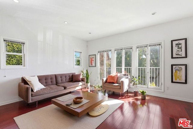 635 N Windsor Boulevard, Los Angeles, CA 90004