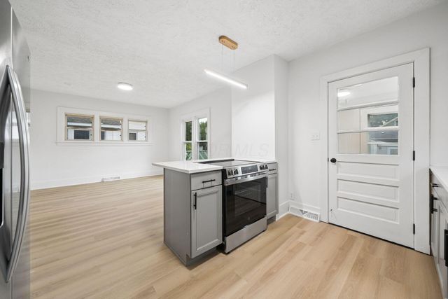 95 N Roys Avenue, Columbus, OH 43204