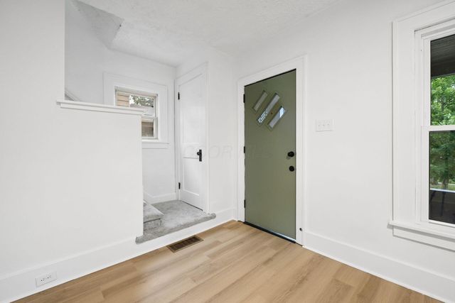 95 N Roys Avenue, Columbus, OH 43204