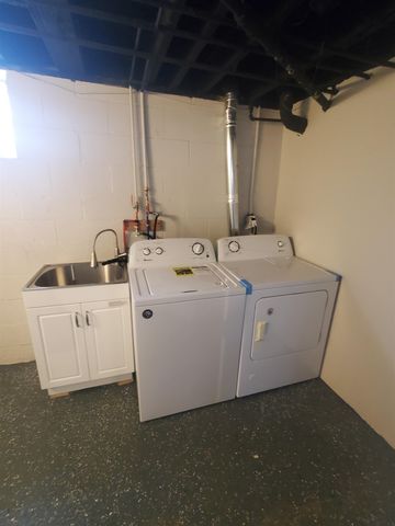 15687 Ash Avenue, Eastpointe, MI 48021