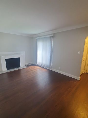 15687 Ash Avenue, Eastpointe, MI 48021