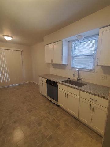 15687 Ash Avenue, Eastpointe, MI 48021