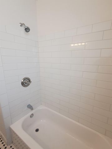 15687 Ash Avenue, Eastpointe, MI 48021