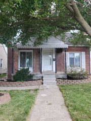 15687 Ash Avenue, Eastpointe, MI 48021