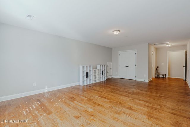 159 Silver Maple St, Lenoir City, TN 37771