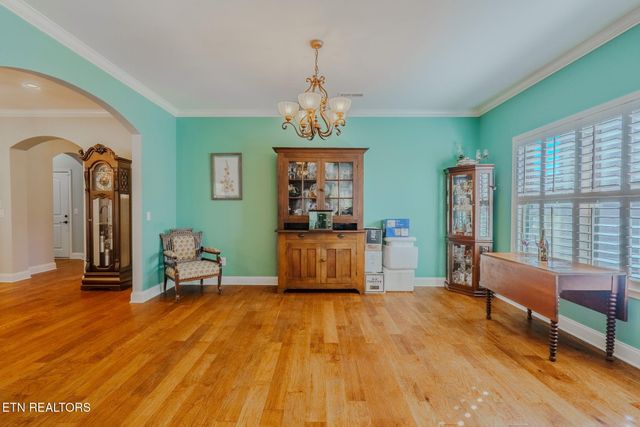 159 Silver Maple St, Lenoir City, TN 37771