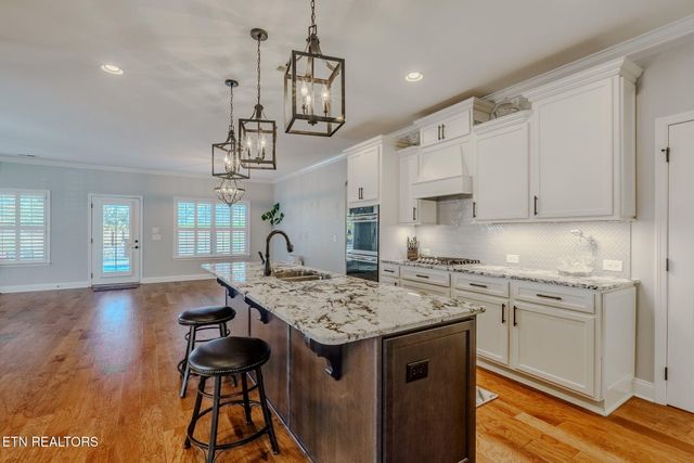 159 Silver Maple St, Lenoir City, TN 37771