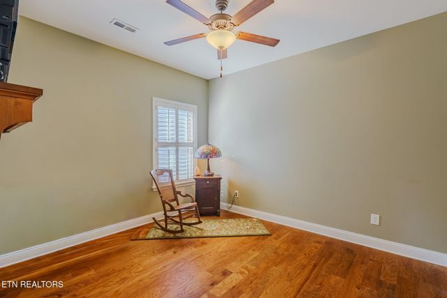 159 Silver Maple St, Lenoir City, TN 37771