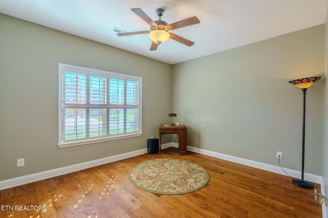 159 Silver Maple St, Lenoir City, TN 37771