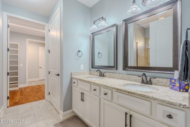 159 Silver Maple St, Lenoir City, TN 37771