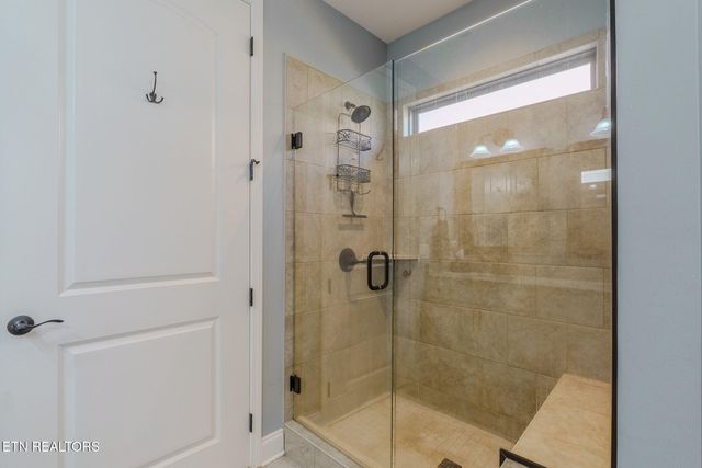 159 Silver Maple St, Lenoir City, TN 37771