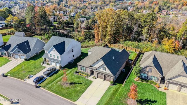 159 Silver Maple St, Lenoir City, TN 37771