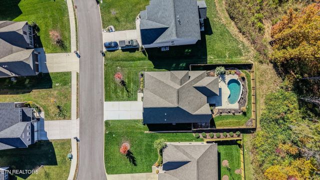 159 Silver Maple St, Lenoir City, TN 37771