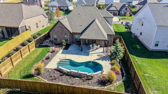 159 Silver Maple St, Lenoir City, TN 37771