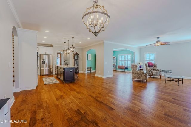 159 Silver Maple St, Lenoir City, TN 37771