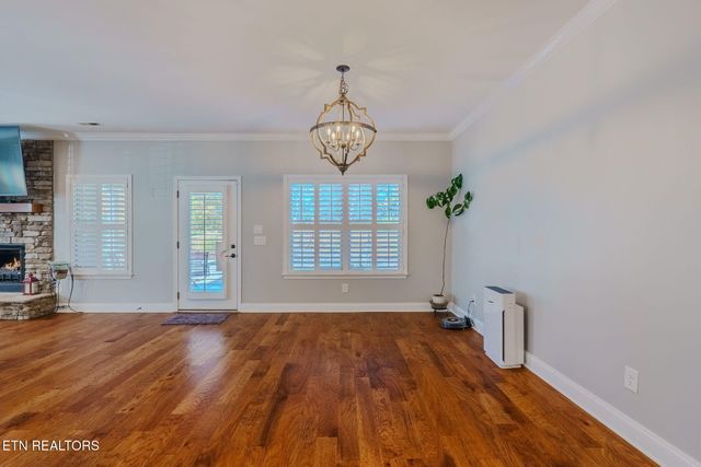 159 Silver Maple St, Lenoir City, TN 37771