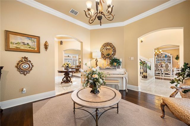 1 W Bar Le Doc Dr, Corpus Christi, TX 78414