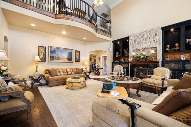 1 W Bar Le Doc Dr, Corpus Christi, TX 78414