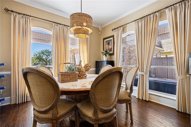 1 W Bar Le Doc Dr, Corpus Christi, TX 78414