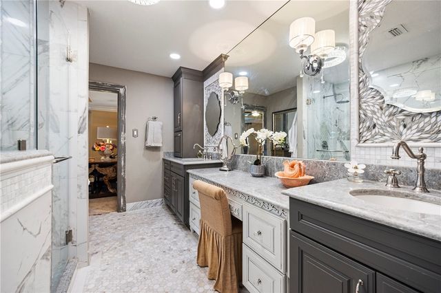 1 W Bar Le Doc Dr, Corpus Christi, TX 78414