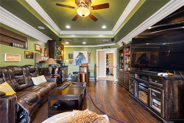 1 W Bar Le Doc Dr, Corpus Christi, TX 78414