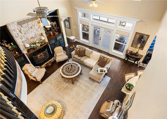 1 W Bar Le Doc Dr, Corpus Christi, TX 78414