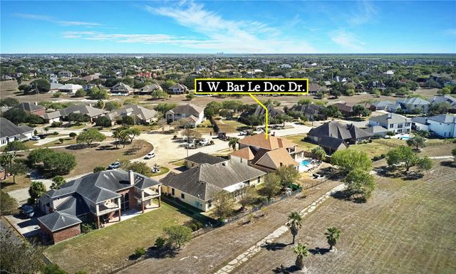 1 W Bar Le Doc Dr, Corpus Christi, TX 78414