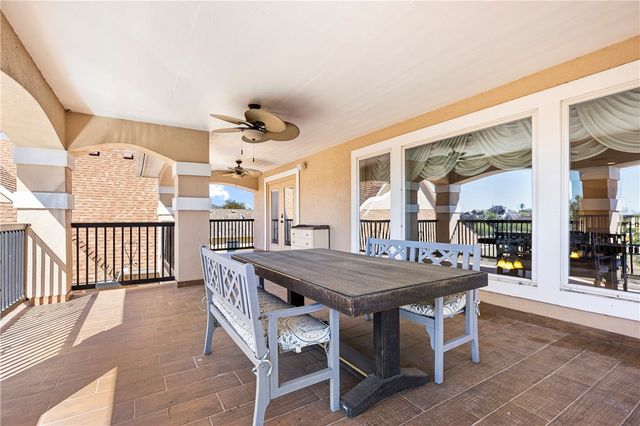 1 W Bar Le Doc Dr, Corpus Christi, TX 78414