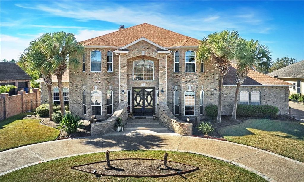 1 W Bar Le Doc Dr, Corpus Christi, TX 78414