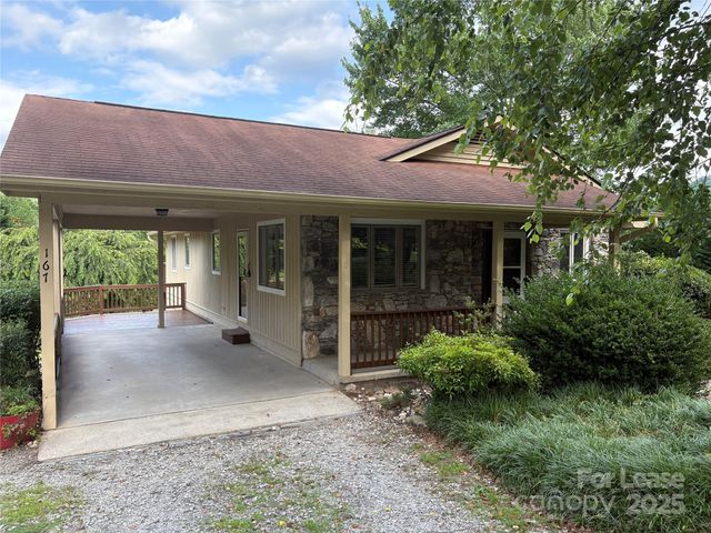 167 Hawkins Creek Road, Hendersonville, NC 28791