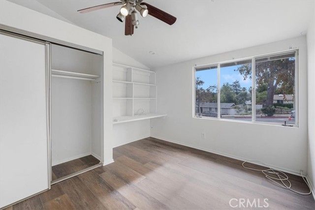 20447 Oxnard Street, Woodland Hills (los Angeles), CA 91367