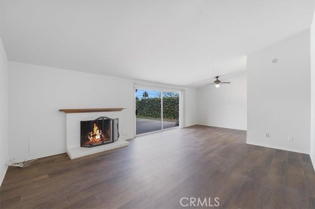 20447 Oxnard Street, Woodland Hills (los Angeles), CA 91367